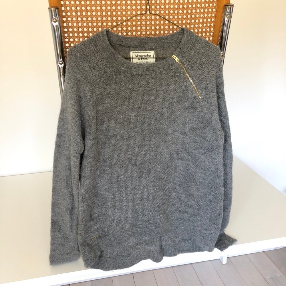 Abercrombie & Fitch Zip Sweater